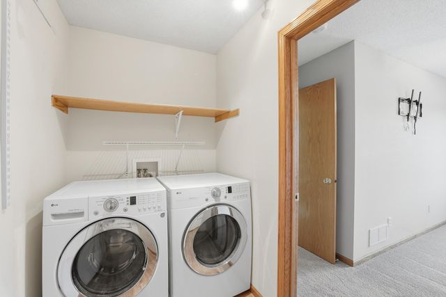 2525 Cobble Hill Court J, Woodbury, MN 55125