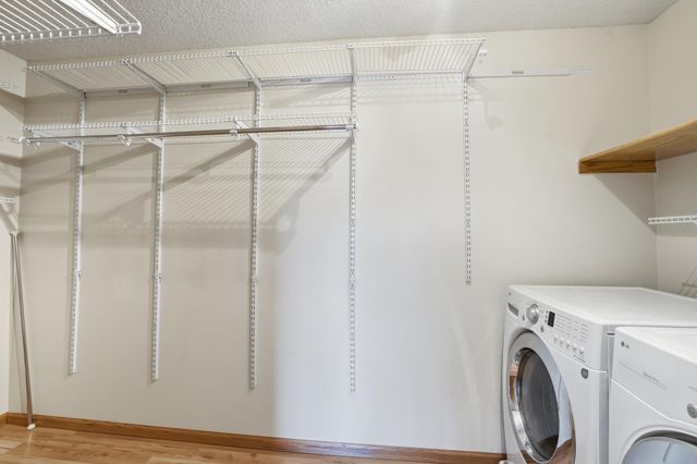 2525 Cobble Hill Court J, Woodbury, MN 55125