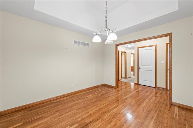 4923 Parkway Drive, Leavenworth, KS 66048