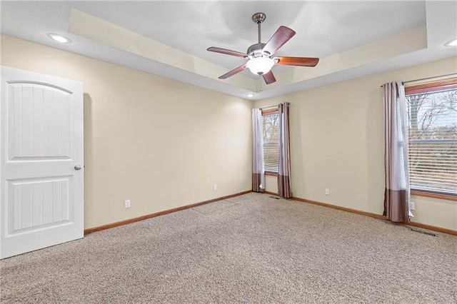 4923 Parkway Drive, Leavenworth, KS 66048
