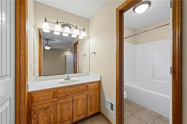 4923 Parkway Drive, Leavenworth, KS 66048