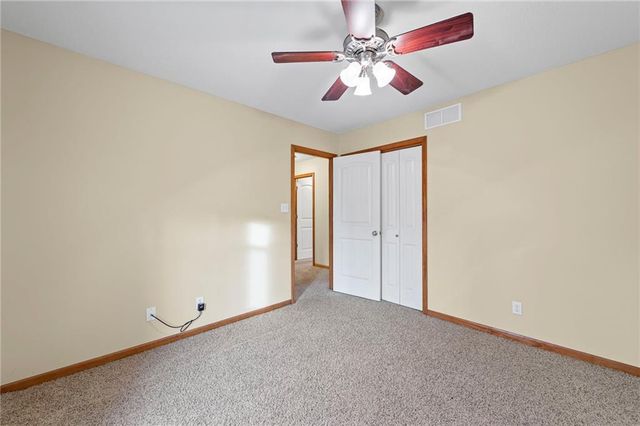4923 Parkway Drive, Leavenworth, KS 66048