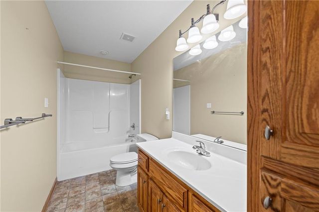 4923 Parkway Drive, Leavenworth, KS 66048