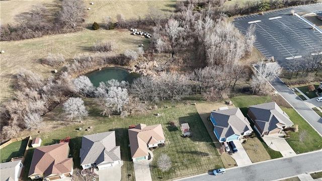 4923 Parkway Drive, Leavenworth, KS 66048