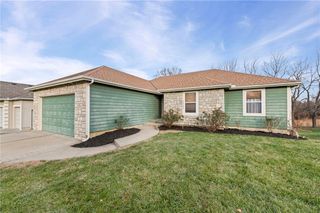 4923 Parkway Drive, Leavenworth, KS 66048