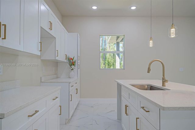 3417 71st St W, Lehigh Acres, FL 33971