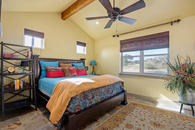 525 Packer LN, Wimberley, TX 78676