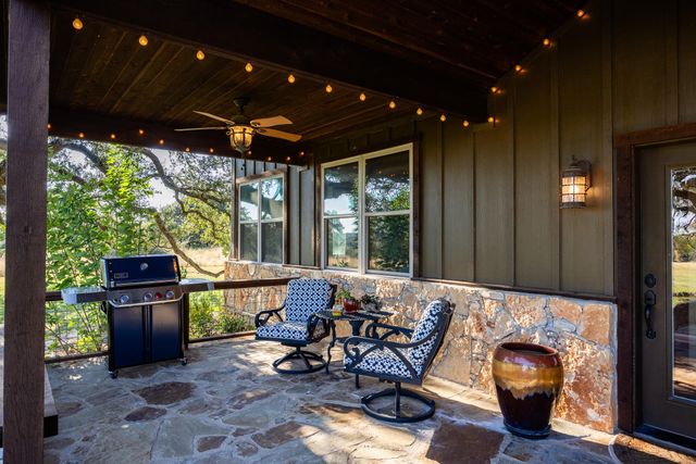 525 Packer LN, Wimberley, TX 78676