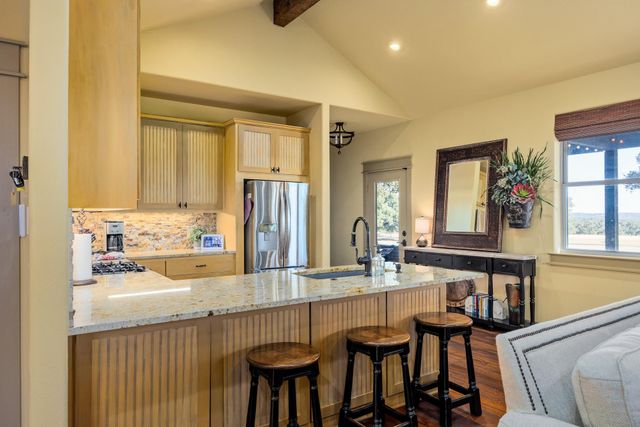 525 Packer LN, Wimberley, TX 78676