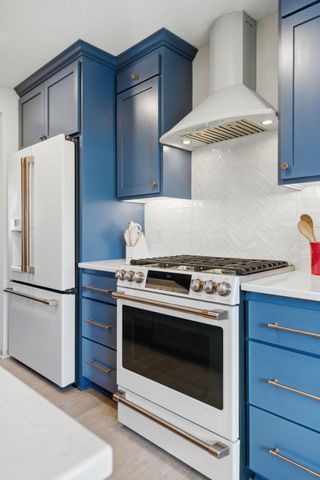 2648 Mackubin Street, Roseville, MN 55113