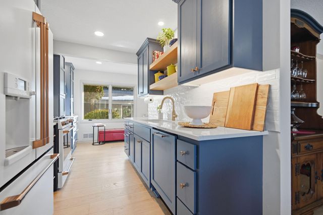 2648 Mackubin Street, Roseville, MN 55113