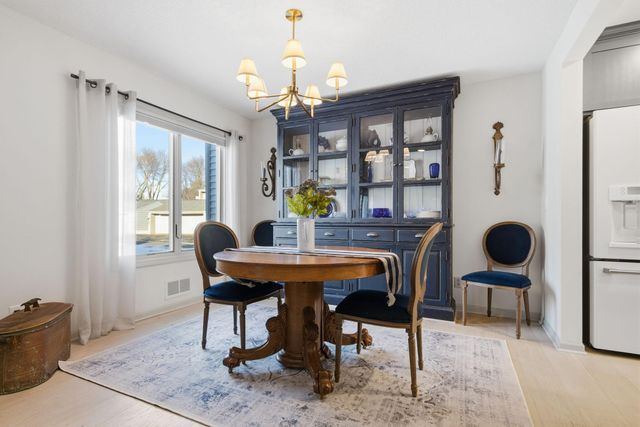 2648 Mackubin Street, Roseville, MN 55113