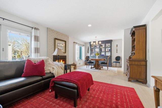 2648 Mackubin Street, Roseville, MN 55113