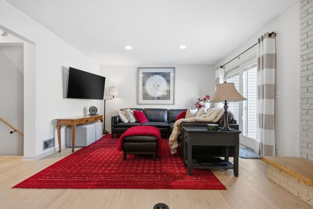 2648 Mackubin Street, Roseville, MN 55113