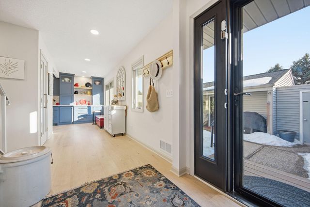 2648 Mackubin Street, Roseville, MN 55113