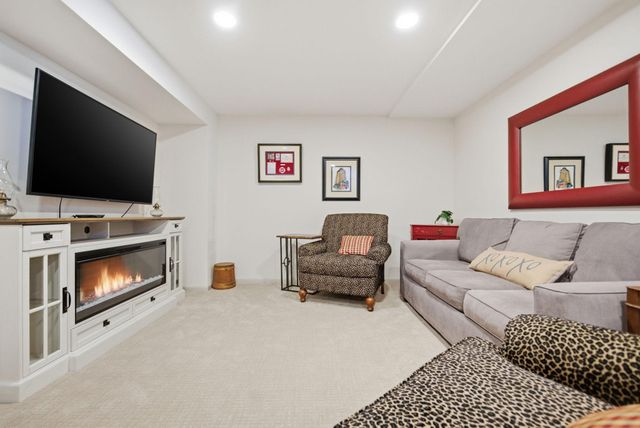 2648 Mackubin Street, Roseville, MN 55113