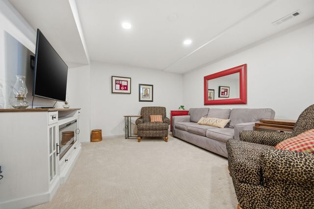 2648 Mackubin Street, Roseville, MN 55113