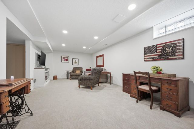 2648 Mackubin Street, Roseville, MN 55113