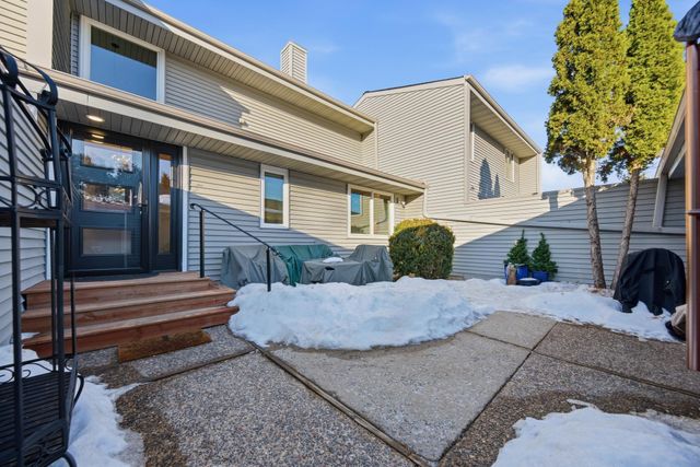 2648 Mackubin Street, Roseville, MN 55113