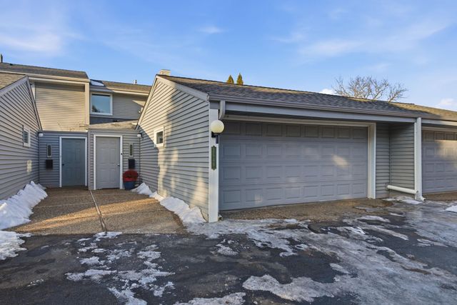 2648 Mackubin Street, Roseville, MN 55113