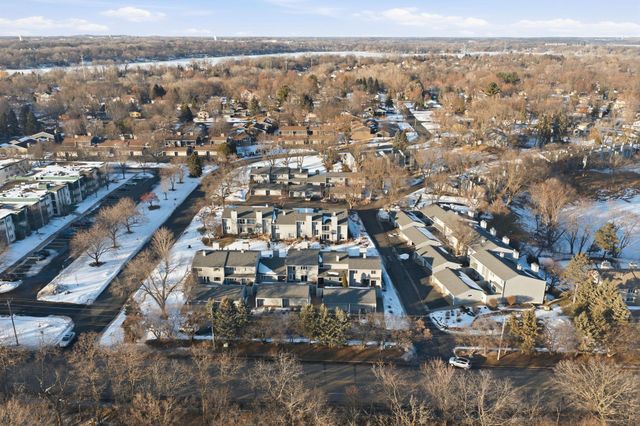 2648 Mackubin Street, Roseville, MN 55113