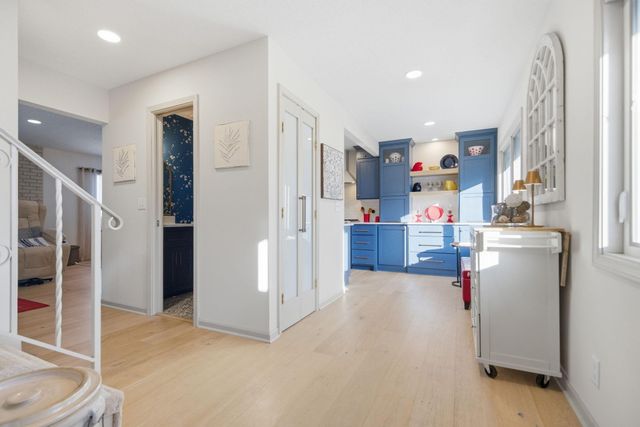 2648 Mackubin Street, Roseville, MN 55113