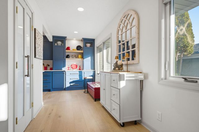 2648 Mackubin Street, Roseville, MN 55113