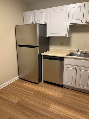 15 Lovell St Apt 7, Nashua, NH 03060
