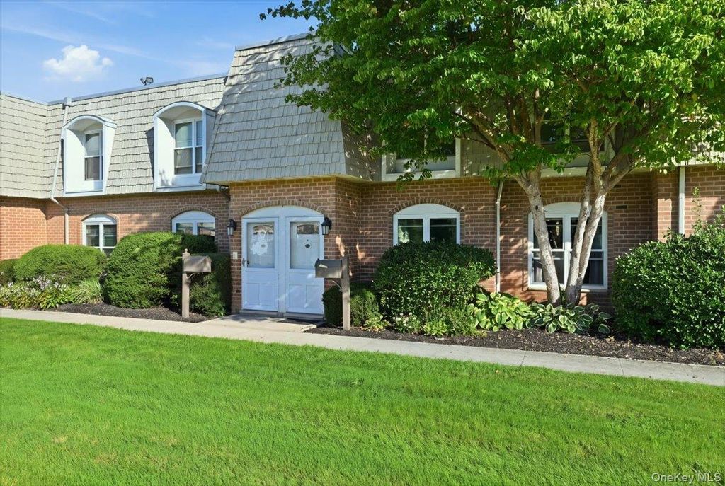 175 Main Avenue 167, Wheatley Heights, NY 11798 — photo 2