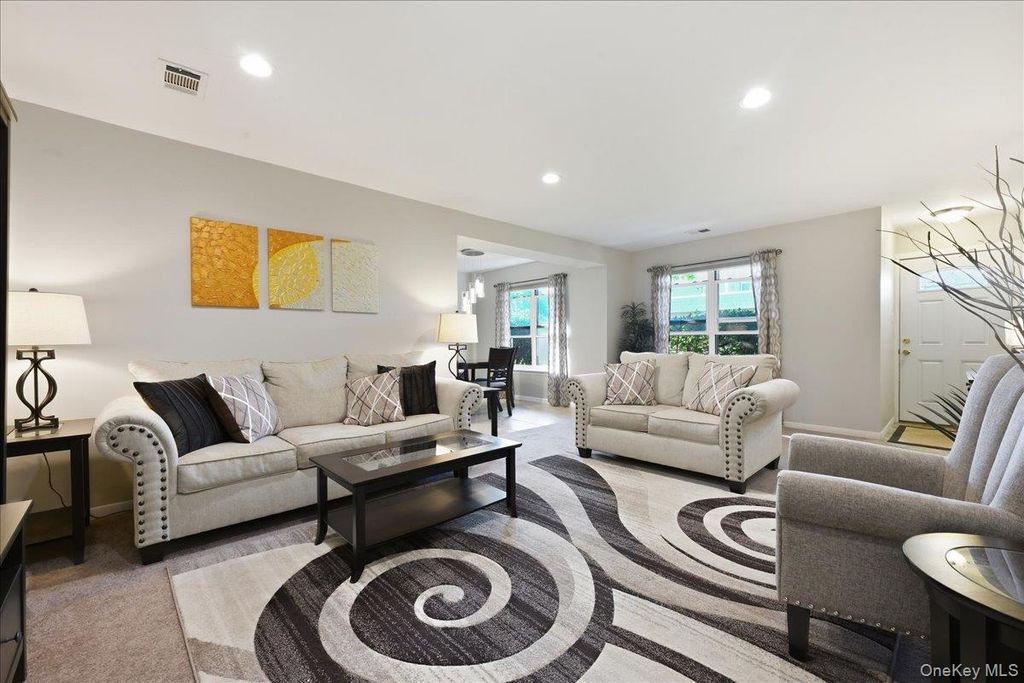 175 Main Avenue 167, Wheatley Heights, NY 11798 — photo 5