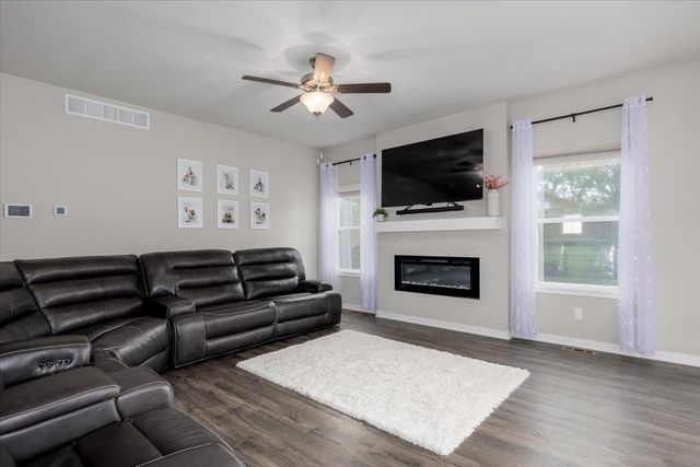 1204 Joshua Drive SE, Bondurant, IA 50035