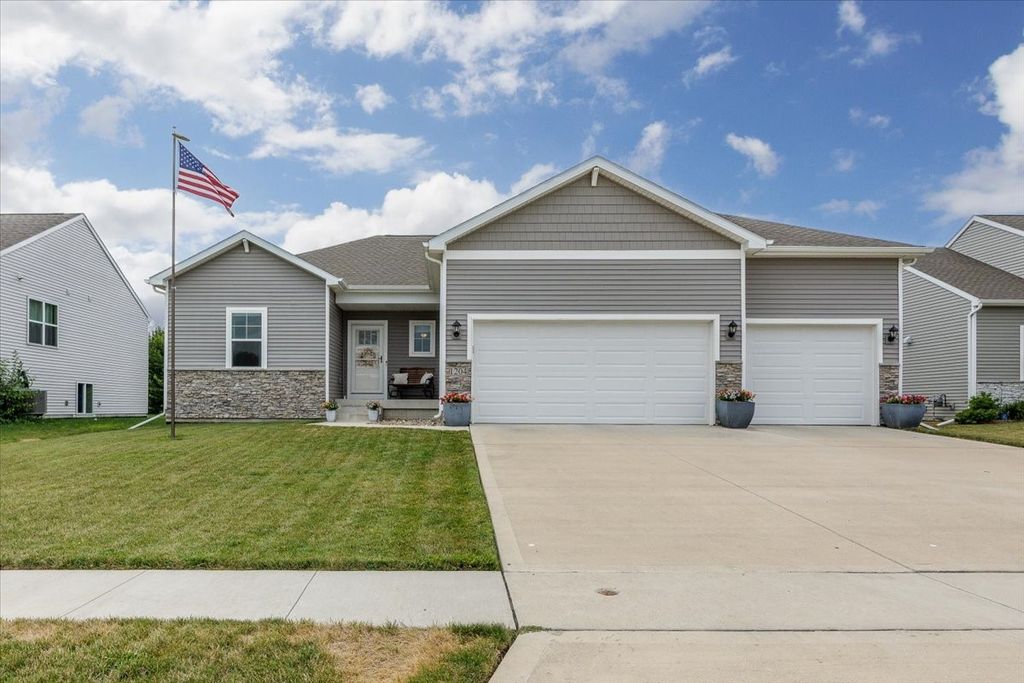 1204 Joshua Drive SE, Bondurant, IA 50035
