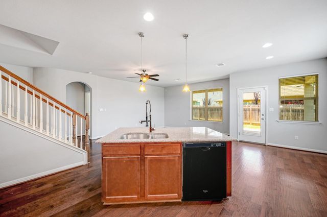 176 Flannery LN, Buda, TX 78610