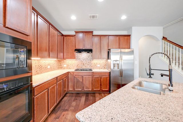 176 Flannery LN, Buda, TX 78610