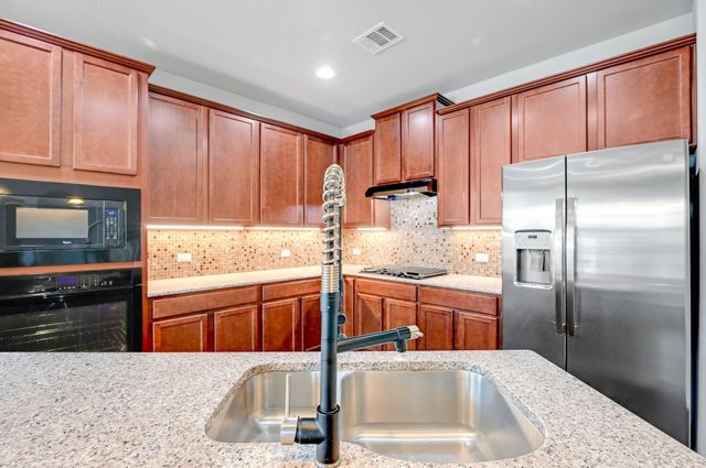 176 Flannery LN, Buda, TX 78610