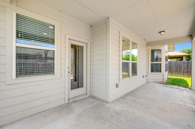 176 Flannery LN, Buda, TX 78610