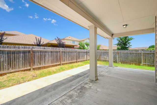 176 Flannery LN, Buda, TX 78610