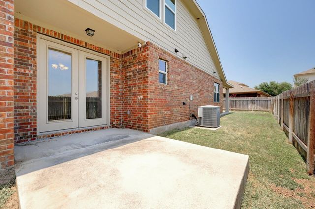 176 Flannery LN, Buda, TX 78610