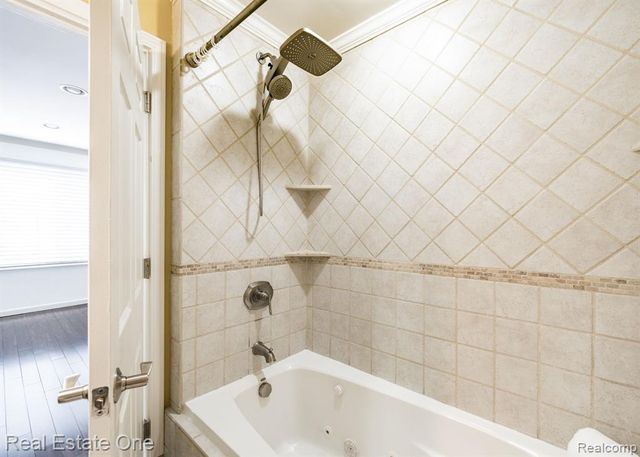 353 S Webik Avenue, Clawson, MI 48017