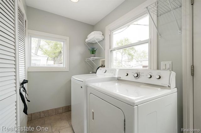 353 S Webik Avenue, Clawson, MI 48017