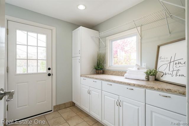 353 S Webik Avenue, Clawson, MI 48017