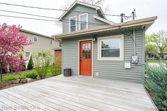 353 S Webik Avenue, Clawson, MI 48017