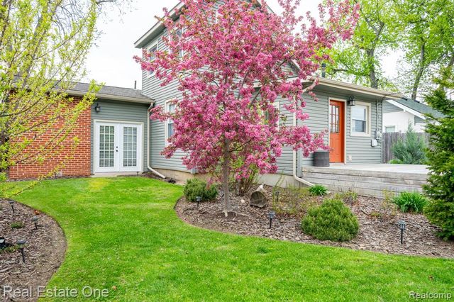 353 S Webik Avenue, Clawson, MI 48017