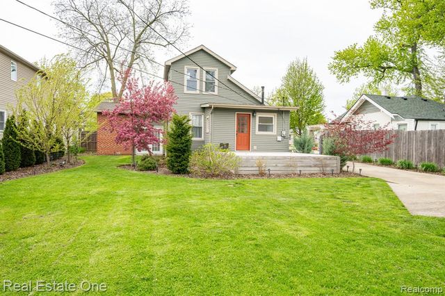 353 S Webik Avenue, Clawson, MI 48017