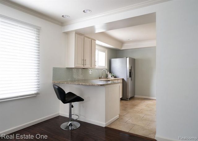 353 S Webik Avenue, Clawson, MI 48017