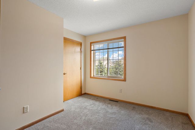 1613 County Road D E L, Maplewood, MN 55109