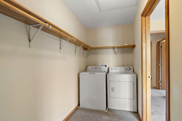 1613 County Road D E L, Maplewood, MN 55109