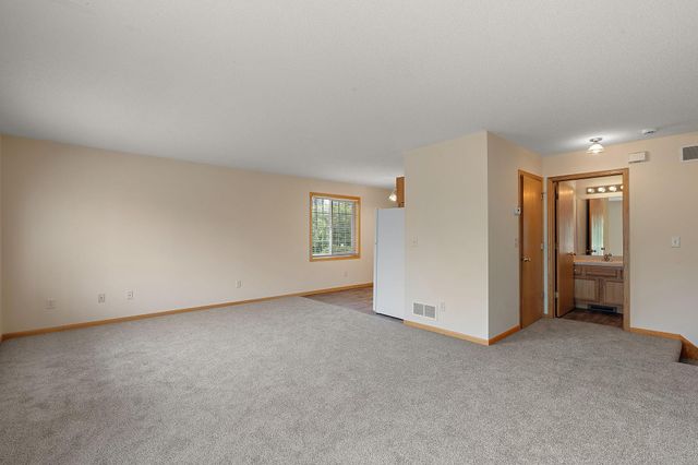 1613 County Road D E L, Maplewood, MN 55109