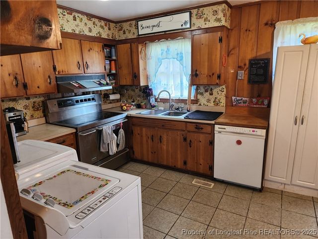 1108 E 10th Street, Lumberton, NC 28358