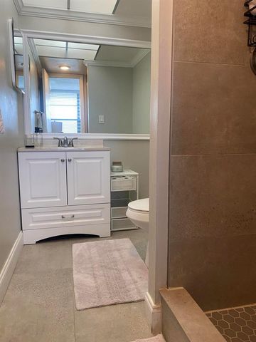 9 Royal Palm Way 403, Boca Raton, FL 33432